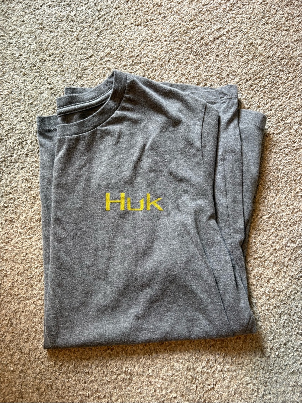 Huk women’s Tee